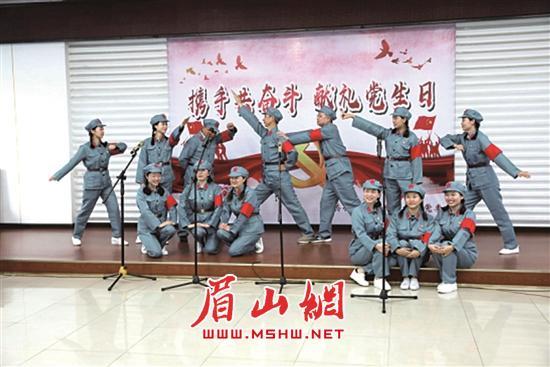 常德交警彭万诚：冰雪路边过生日 保畅一线愿平安